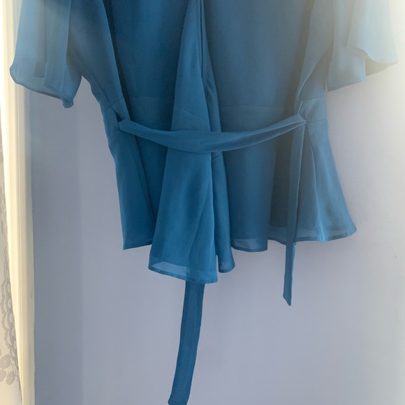 Large Banana Republic wrap blouse - Picture 7 of 11